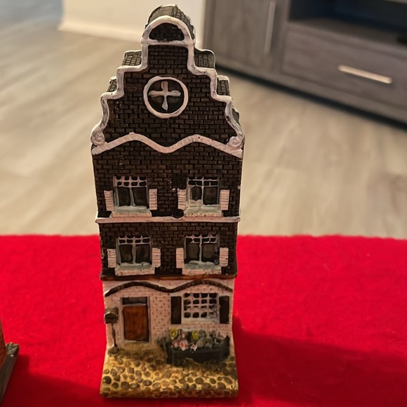 Lot of 7 Vintage K’s Collection Decorative Ceramic Township-High Rise Buildings - Picture 7 of 9